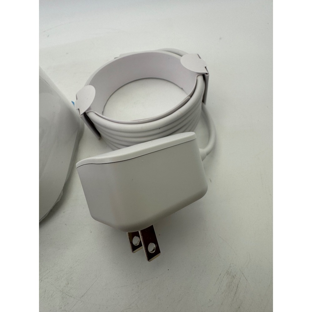 eero 6 Plus WiFi 6 Mesh Router System model r010001 - Picture 7 of 7